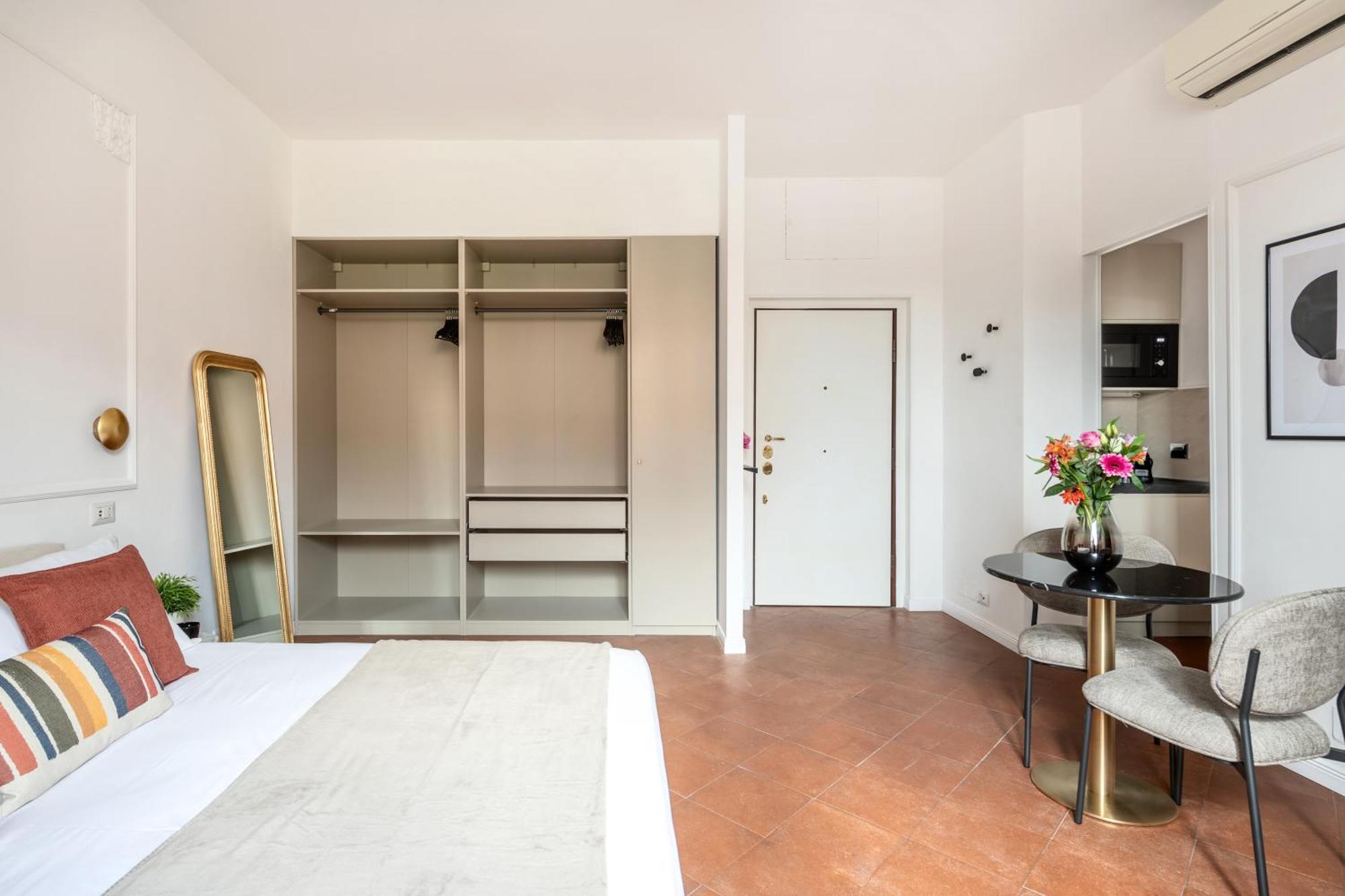 White Flat Termini, Rome